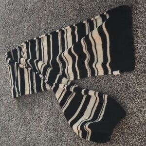 Black and white scarf